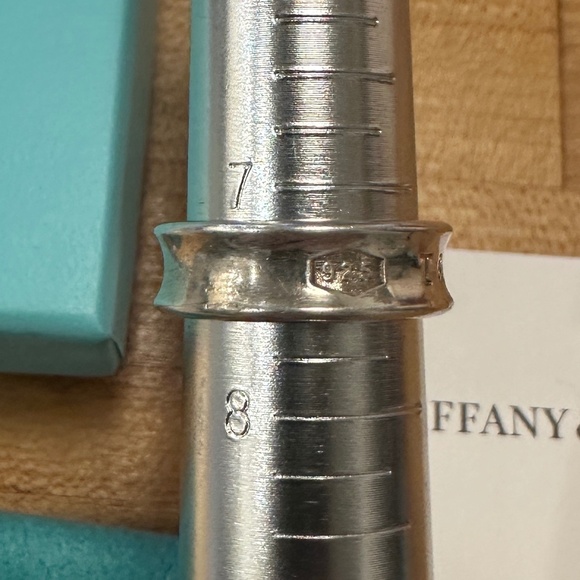 VTG Tiffany & Co. Basics 1837 concave ring sterling silver, size 7.5 - Picture 5 of 6
